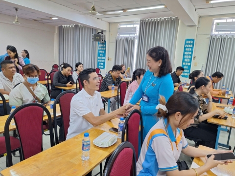 STEPPING STONES EDUCATION ĐỒNG HÀNH CÙNG TRƯỜNG TIỂU HỌC PHÙNG HƯNG CHÀO ĐÓN PHHS KHỐI 1 NĂM.HỌC 2025 - 2026