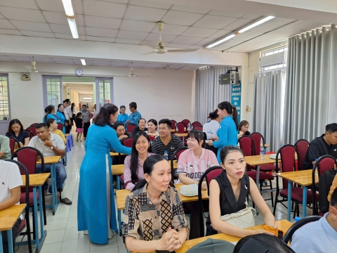 STEPPING STONES EDUCATION ĐỒNG HÀNH CÙNG TRƯỜNG TIỂU HỌC PHÙNG HƯNG CHÀO ĐÓN PHHS KHỐI 1 NĂM.HỌC 2025 - 2026