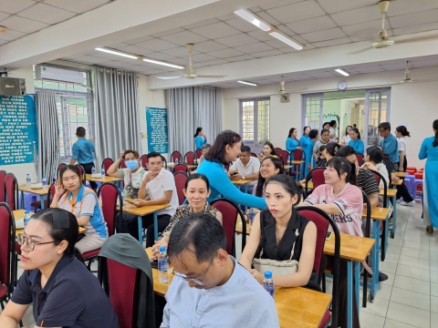 STEPPING STONES EDUCATION ĐỒNG HÀNH CÙNG TRƯỜNG TIỂU HỌC PHÙNG HƯNG CHÀO ĐÓN PHHS KHỐI 1 NĂM.HỌC 2025 - 2026