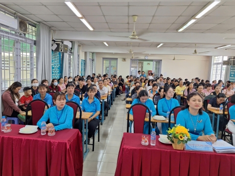 STEPPING STONES EDUCATION ĐỒNG HÀNH CÙNG TRƯỜNG TIỂU HỌC PHÙNG HƯNG CHÀO ĐÓN PHHS KHỐI 1 NĂM.HỌC 2025 - 2026