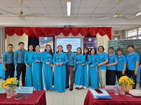 STEPPING STONES EDUCATION ĐỒNG HÀNH CÙNG TRƯỜNG TIỂU HỌC PHÙNG HƯNG CHÀO ĐÓN PHHS KHỐI 1 NĂM.HỌC 2025 - 2026