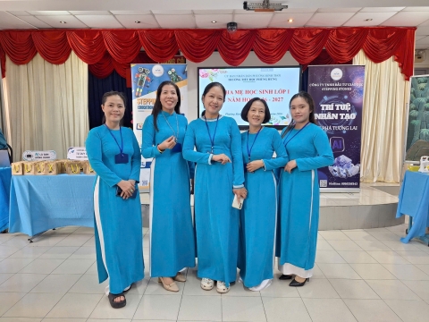 STEPPING STONES EDUCATION ĐỒNG HÀNH CÙNG TRƯỜNG TIỂU HỌC PHÙNG HƯNG CHÀO ĐÓN PHHS KHỐI 1 NĂM.HỌC 2025 - 2026