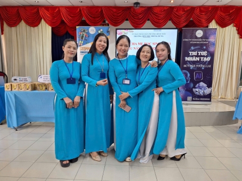 STEPPING STONES EDUCATION ĐỒNG HÀNH CÙNG TRƯỜNG TIỂU HỌC PHÙNG HƯNG CHÀO ĐÓN PHHS KHỐI 1 NĂM.HỌC 2025 - 2026