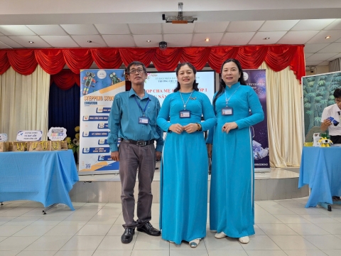 STEPPING STONES EDUCATION ĐỒNG HÀNH CÙNG TRƯỜNG TIỂU HỌC PHÙNG HƯNG CHÀO ĐÓN PHHS KHỐI 1 NĂM.HỌC 2025 - 2026