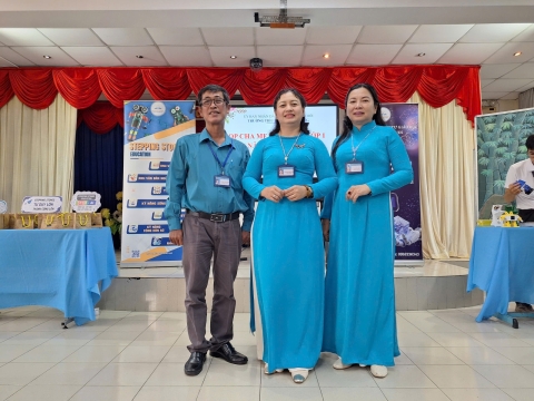 STEPPING STONES EDUCATION ĐỒNG HÀNH CÙNG TRƯỜNG TIỂU HỌC PHÙNG HƯNG CHÀO ĐÓN PHHS KHỐI 1 NĂM.HỌC 2025 - 2026