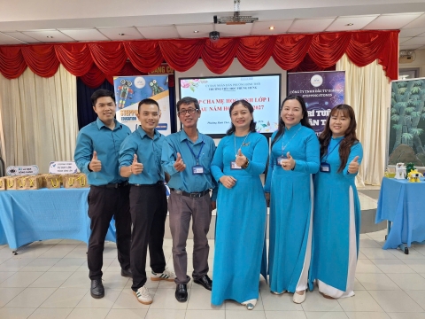 STEPPING STONES EDUCATION ĐỒNG HÀNH CÙNG TRƯỜNG TIỂU HỌC PHÙNG HƯNG CHÀO ĐÓN PHHS KHỐI 1 NĂM.HỌC 2025 - 2026
