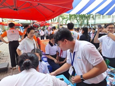 STEPPING STONES EDUCATION ĐỒNG HÀNH CÙNG TRƯỜNG THCS ĐỘC LẬP ĐÓN CHÀO HỌC SINH KHỐI 6 NĂM HỌC 2026- 2027
