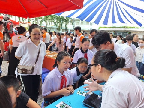 STEPPING STONES EDUCATION ĐỒNG HÀNH CÙNG TRƯỜNG THCS ĐỘC LẬP ĐÓN CHÀO HỌC SINH KHỐI 6 NĂM HỌC 2026- 2027