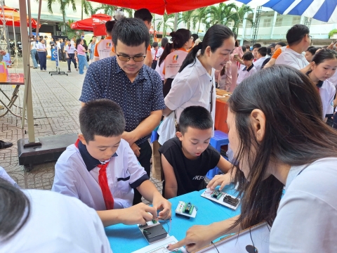 STEPPING STONES EDUCATION ĐỒNG HÀNH CÙNG TRƯỜNG THCS ĐỘC LẬP ĐÓN CHÀO HỌC SINH KHỐI 6 NĂM HỌC 2026- 2027
