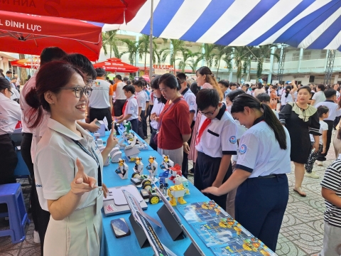 STEPPING STONES EDUCATION ĐỒNG HÀNH CÙNG TRƯỜNG THCS ĐỘC LẬP ĐÓN CHÀO HỌC SINH KHỐI 6 NĂM HỌC 2026- 2027
