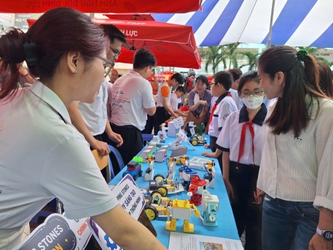 STEPPING STONES EDUCATION ĐỒNG HÀNH CÙNG TRƯỜNG THCS ĐỘC LẬP ĐÓN CHÀO HỌC SINH KHỐI 6 NĂM HỌC 2026- 2027