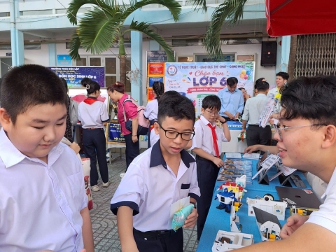 STEPPING STONES EDUCATION ĐỒNG HÀNH CÙNG TRƯỜNG THCS ĐỘC LẬP ĐÓN CHÀO HỌC SINH KHỐI 6 NĂM HỌC 2026- 2027