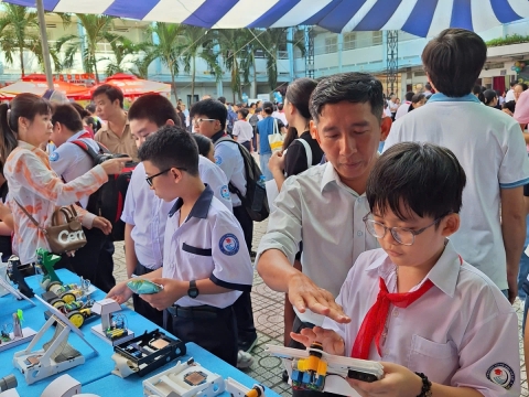 STEPPING STONES EDUCATION ĐỒNG HÀNH CÙNG TRƯỜNG THCS ĐỘC LẬP ĐÓN CHÀO HỌC SINH KHỐI 6 NĂM HỌC 2026- 2027