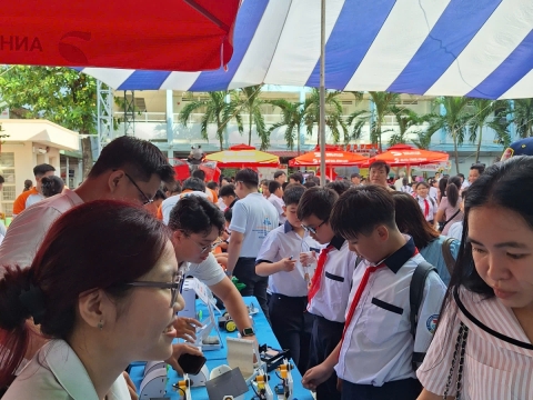 STEPPING STONES EDUCATION ĐỒNG HÀNH CÙNG TRƯỜNG THCS ĐỘC LẬP ĐÓN CHÀO HỌC SINH KHỐI 6 NĂM HỌC 2026- 2027