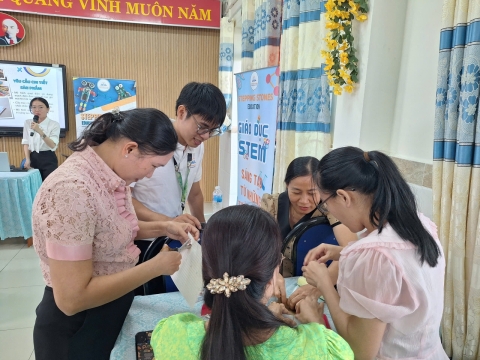 STEPPING STONES EDUCATION ĐỒNG HÀNH CÙNG TIỂU HỌC TRANG TẤN KHƯƠNG (CS1) TẬP HUẤN CDS ,STEM, TRÍ TUỆ NHÂN TẠO (AI), KNS CHUẨN BỊ CHO NĂM HỌC 2026 - 2027