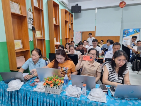 STEPPING STONES EDUCATION ĐỒNG HÀNH CÙNG TIỂU HỌC NGUYỄN ĐỨC CẢNH TẬP HUẤN TRÍ TUỆ NHÂN TẠO (AI) CHUẨN BỊ CHO NĂM HỌC 2026 - 2027