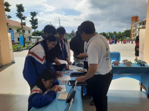 STEPPING STONES EDUCATION ĐỒNG HÀNH CÙNG THPT CHUYÊN BẢO LỘC CHÀO ĐÓN HỌC SINH VÀ PHHS KHỐI 10 NĂM HỌC 2026 - 2027