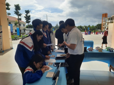 STEPPING STONES EDUCATION ĐỒNG HÀNH CÙNG THPT CHUYÊN BẢO LỘC CHÀO ĐÓN HỌC SINH VÀ PHHS KHỐI 10 NĂM HỌC 2026 - 2027
