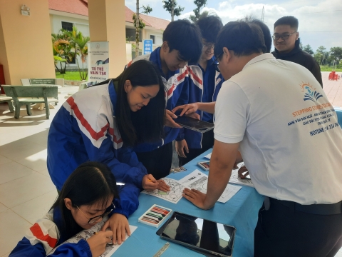 STEPPING STONES EDUCATION ĐỒNG HÀNH CÙNG THPT CHUYÊN BẢO LỘC CHÀO ĐÓN HỌC SINH VÀ PHHS KHỐI 10 NĂM HỌC 2026 - 2027