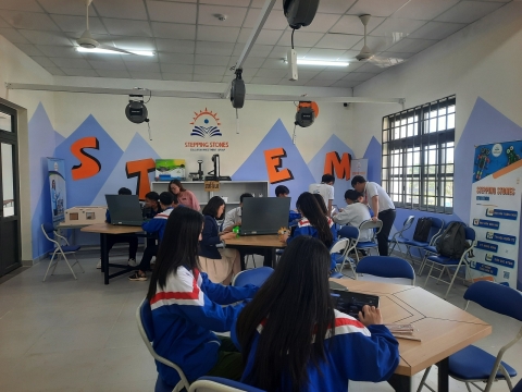 STEPPING STONES EDUCATION ĐỒNG HÀNH CÙNG THPT CHUYÊN BẢO LỘC CHÀO ĐÓN HỌC SINH VÀ PHHS KHỐI 10 NĂM HỌC 2026 - 2027