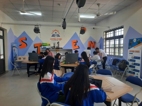 STEPPING STONES EDUCATION ĐỒNG HÀNH CÙNG THPT CHUYÊN BẢO LỘC CHÀO ĐÓN HỌC SINH VÀ PHHS KHỐI 10 NĂM HỌC 2026 - 2027