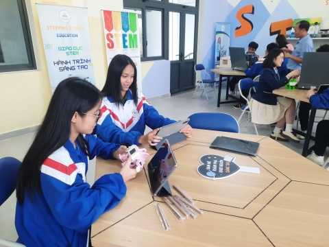 STEPPING STONES EDUCATION ĐỒNG HÀNH CÙNG THPT CHUYÊN BẢO LỘC CHÀO ĐÓN HỌC SINH VÀ PHHS KHỐI 10 NĂM HỌC 2026 - 2027