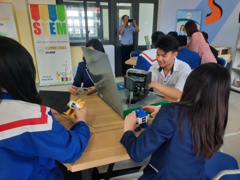 STEPPING STONES EDUCATION ĐỒNG HÀNH CÙNG THPT CHUYÊN BẢO LỘC CHÀO ĐÓN HỌC SINH VÀ PHHS KHỐI 10 NĂM HỌC 2026 - 2027