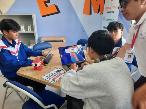 STEPPING STONES EDUCATION ĐỒNG HÀNH CÙNG THPT CHUYÊN BẢO LỘC CHÀO ĐÓN HỌC SINH VÀ PHHS KHỐI 10 NĂM HỌC 2026 - 2027