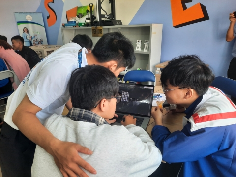 STEPPING STONES EDUCATION ĐỒNG HÀNH CÙNG THPT CHUYÊN BẢO LỘC CHÀO ĐÓN HỌC SINH VÀ PHHS KHỐI 10 NĂM HỌC 2026 - 2027