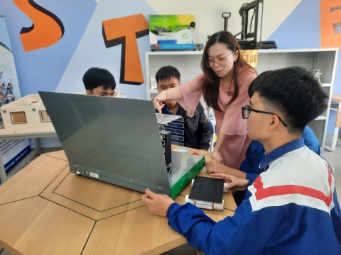STEPPING STONES EDUCATION ĐỒNG HÀNH CÙNG THPT CHUYÊN BẢO LỘC CHÀO ĐÓN HỌC SINH VÀ PHHS KHỐI 10 NĂM HỌC 2026 - 2027