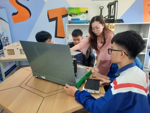 STEPPING STONES EDUCATION ĐỒNG HÀNH CÙNG THPT CHUYÊN BẢO LỘC CHÀO ĐÓN HỌC SINH VÀ PHHS KHỐI 10 NĂM HỌC 2026 - 2027
