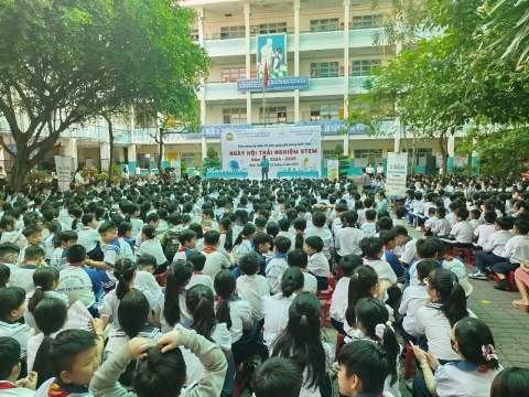 NGÀY HỘI TRẢI NGHIỆM STEM TẠI TRƯỜNG TIỂU HỌC BÌNH TRỊ ĐÔNG