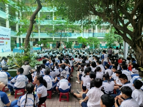 NGÀY HỘI TRẢI NGHIỆM STEM TẠI TRƯỜNG TIỂU HỌC BÌNH TRỊ ĐÔNG