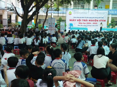 NGÀY HỘI TRẢI NGHIỆM STEM TẠI TRƯỜNG TIỂU HỌC BÌNH TRỊ ĐÔNG