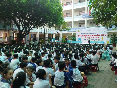 NGÀY HỘI TRẢI NGHIỆM STEM TẠI TRƯỜNG TIỂU HỌC BÌNH TRỊ ĐÔNG