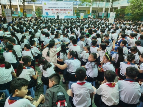 NGÀY HỘI TRẢI NGHIỆM STEM TẠI TRƯỜNG TIỂU HỌC BÌNH TRỊ ĐÔNG