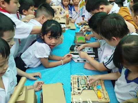 NGÀY HỘI TRẢI NGHIỆM STEM TẠI TRƯỜNG TIỂU HỌC BÌNH TRỊ ĐÔNG