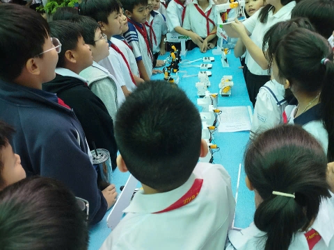 NGÀY HỘI TRẢI NGHIỆM STEM TẠI TRƯỜNG TIỂU HỌC BÌNH TRỊ ĐÔNG