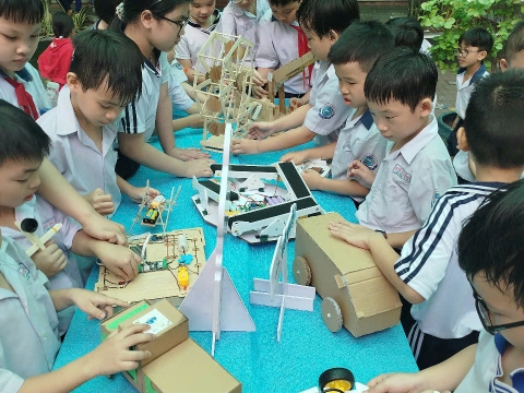NGÀY HỘI TRẢI NGHIỆM STEM TẠI TRƯỜNG TIỂU HỌC BÌNH TRỊ ĐÔNG