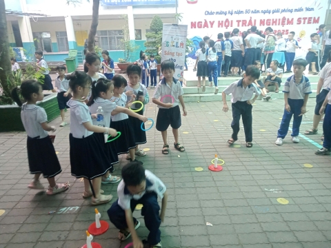 NGÀY HỘI TRẢI NGHIỆM STEM TẠI TRƯỜNG TIỂU HỌC BÌNH TRỊ ĐÔNG