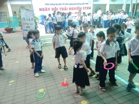 NGÀY HỘI TRẢI NGHIỆM STEM TẠI TRƯỜNG TIỂU HỌC BÌNH TRỊ ĐÔNG