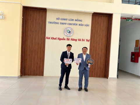 STEPPING STONES EDUCATION ĐỒNG HÀNH CÙNG THPT CHUYÊN BẢO LỘC CHÀO ĐÓN HỌC SINH VÀ PHHS KHỐI 10 NĂM HỌC 2026 - 2027
