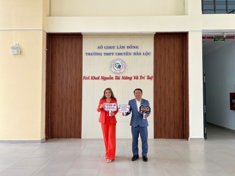 STEPPING STONES EDUCATION ĐỒNG HÀNH CÙNG THPT CHUYÊN BẢO LỘC CHÀO ĐÓN HỌC SINH VÀ PHHS KHỐI 10 NĂM HỌC 2026 - 2027