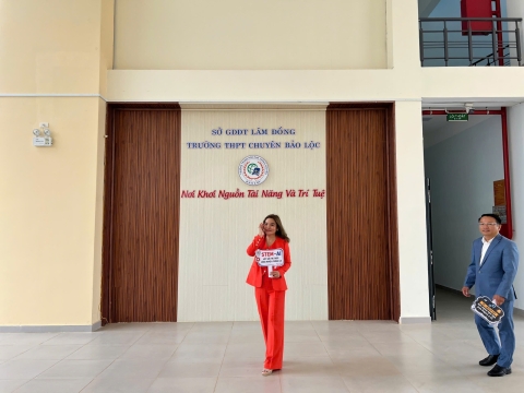 STEPPING STONES EDUCATION ĐỒNG HÀNH CÙNG THPT CHUYÊN BẢO LỘC CHÀO ĐÓN HỌC SINH VÀ PHHS KHỐI 10 NĂM HỌC 2026 - 2027