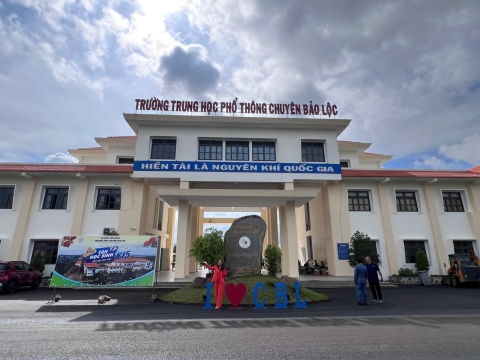 STEPPING STONES EDUCATION ĐỒNG HÀNH CÙNG THPT CHUYÊN BẢO LỘC CHÀO ĐÓN HỌC SINH VÀ PHHS KHỐI 10 NĂM HỌC 2026 - 2027