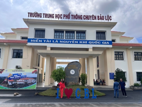 STEPPING STONES EDUCATION ĐỒNG HÀNH CÙNG THPT CHUYÊN BẢO LỘC CHÀO ĐÓN HỌC SINH VÀ PHHS KHỐI 10 NĂM HỌC 2026 - 2027