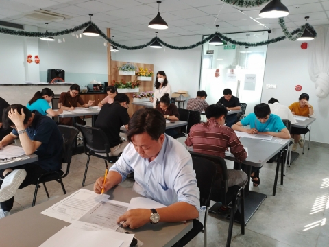 HÌNH ẢNH ĐÀO TẠO NĂNG LỰC TIẾNG ANH CHO CÁC CÔNG TY
