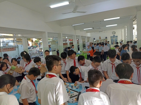 NGÀY HỘI TRẢI NGHIỆM STEM THCS LẠC HỒNG 08 - 05 - 2025 