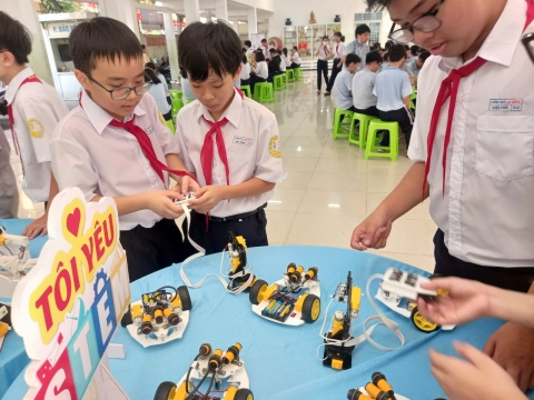 NGÀY HỘI TRẢI NGHIỆM STEM THCS LẠC HỒNG 08 - 05 - 2025 