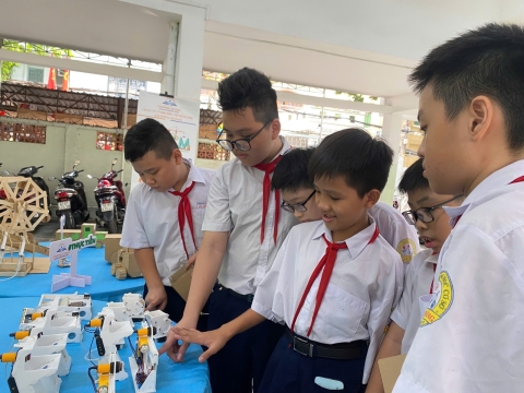 NGÀY HỘI TRẢI NGHIỆM STEM THCS LẠC HỒNG 08 - 05 - 2025 